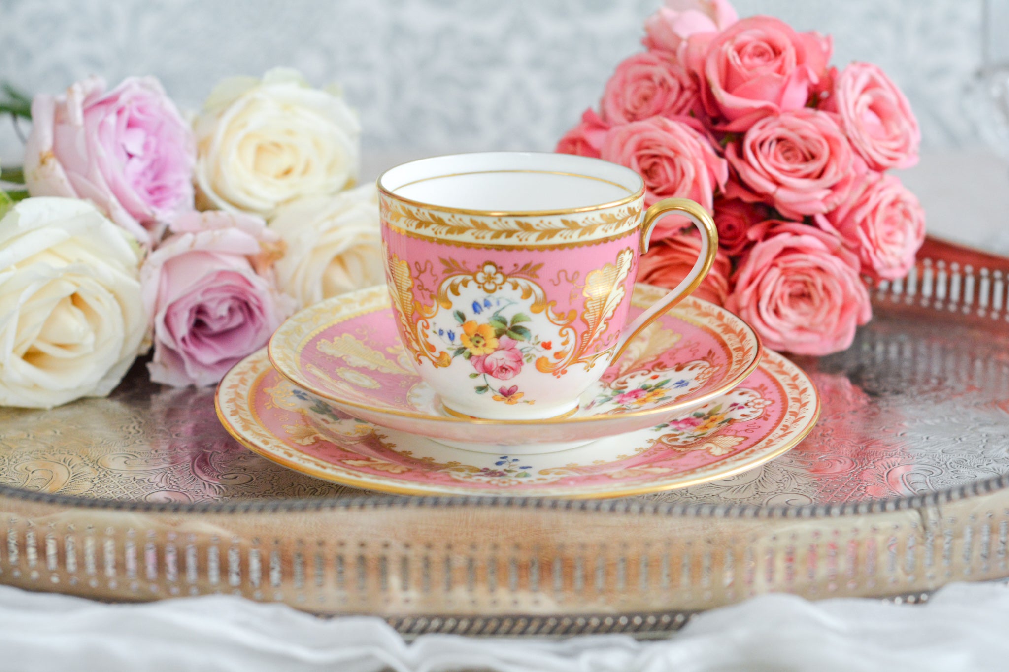 コウルドン ティファニーパターン 貴重なピンクのティートリオ – Rose