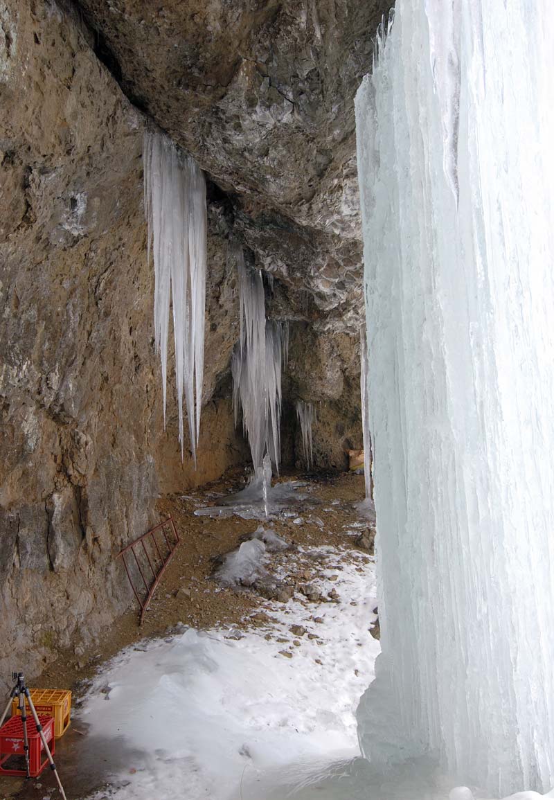 石鳥谷町・たろし滝