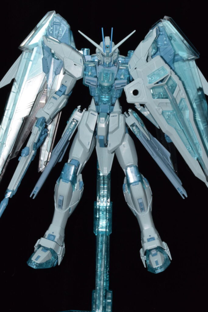 MG フリーダムガンダム Ver.2.0 [CROSS CONTRAST COLORS / CLEAR BLUE