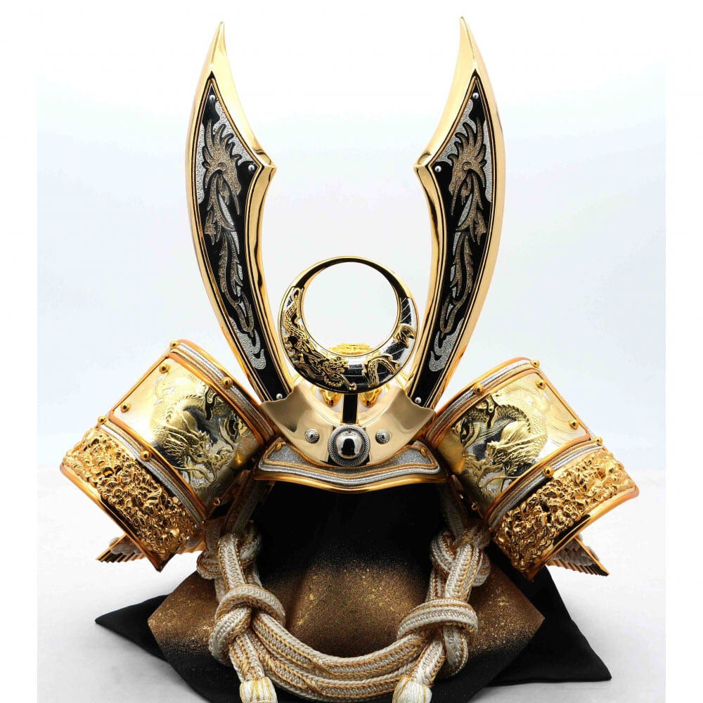 五月人形】兜飾り 収納飾り「金彩松鷹青黒ぼかし会津塗」 (536612