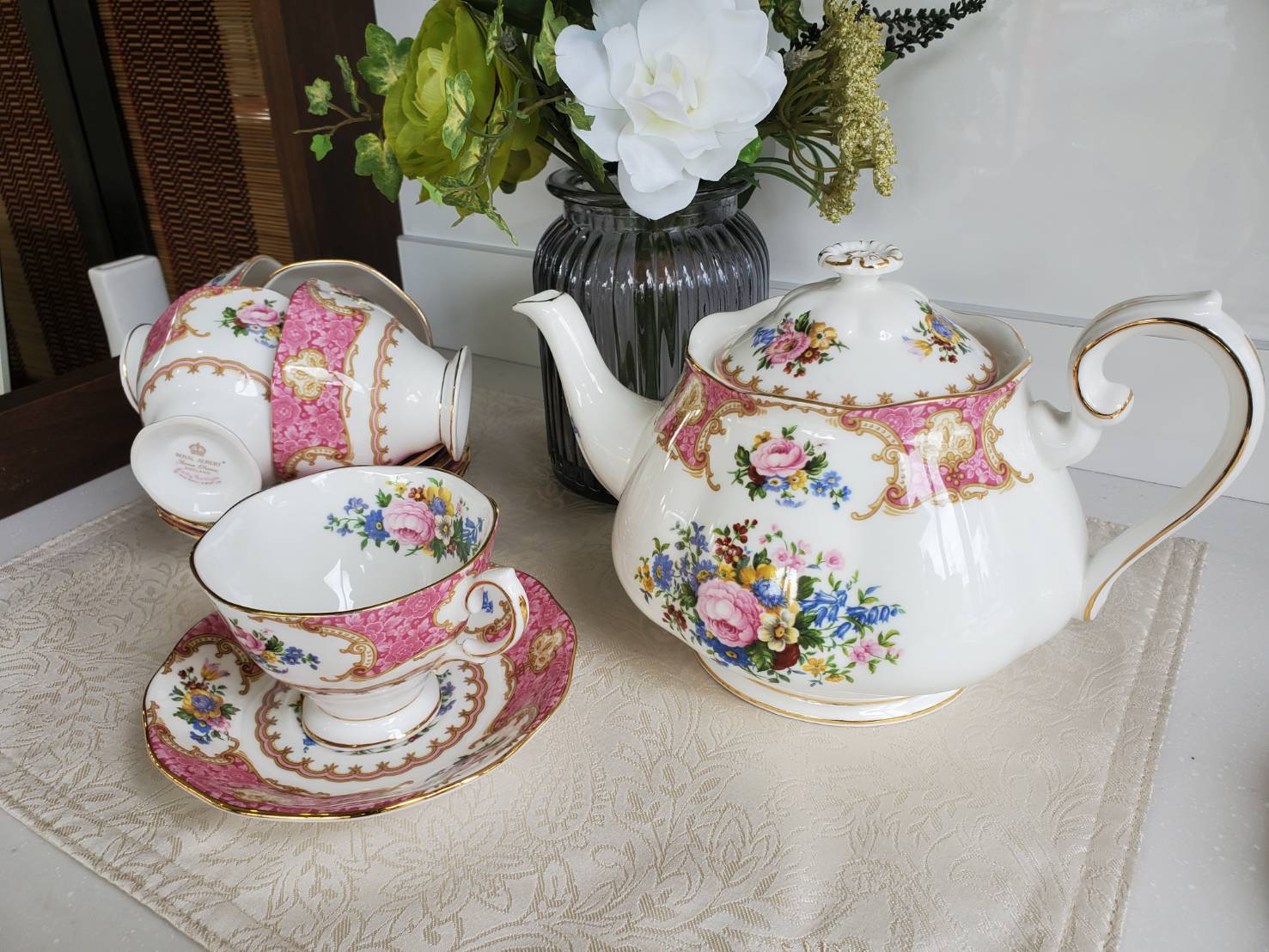 ☆ROYAL ALBERT ロイヤルアルバート Lady Carlyle レディカーライル