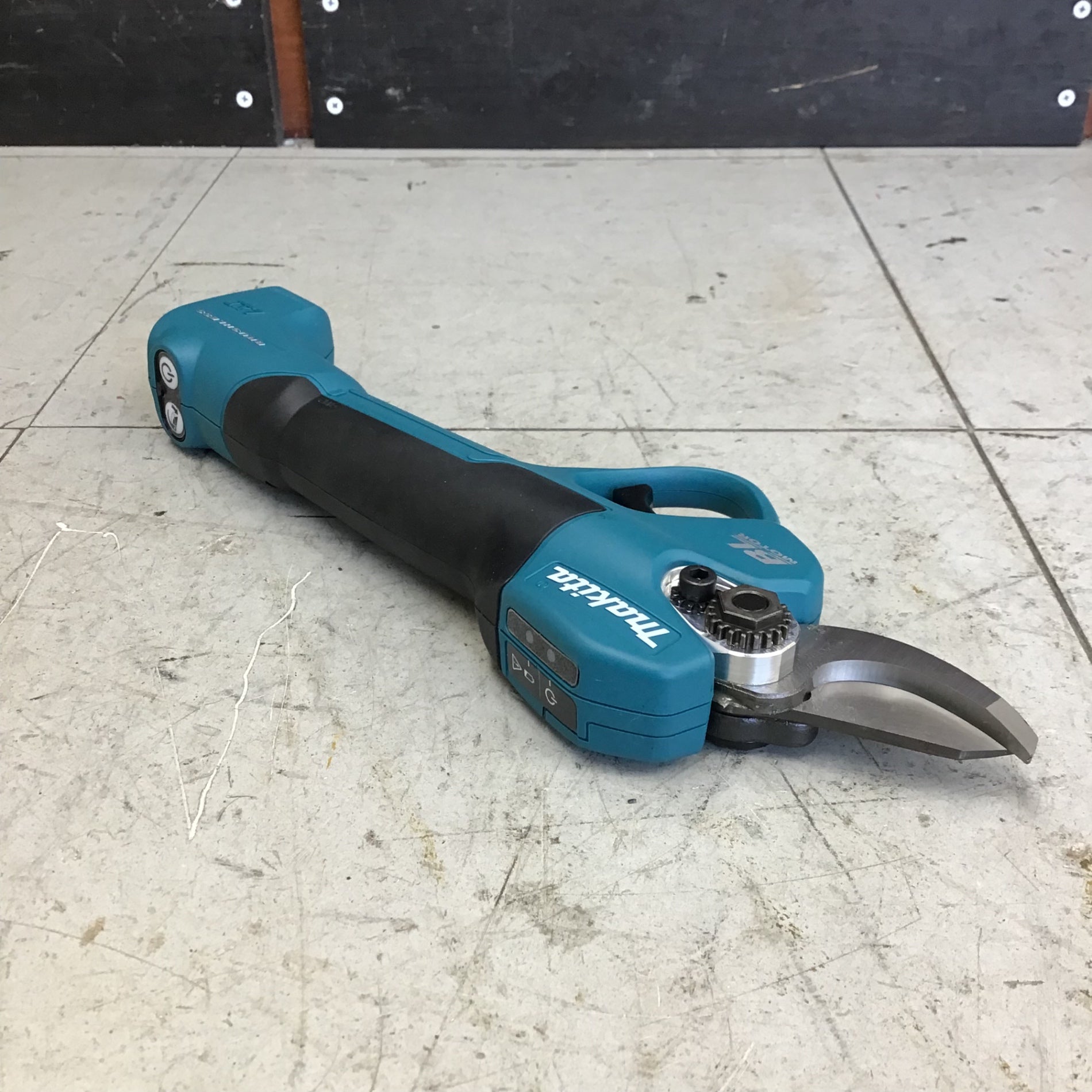 中古美品】マキタ/makita 18V充電式せん定ハサミ UP180DZK 【鴻巣店