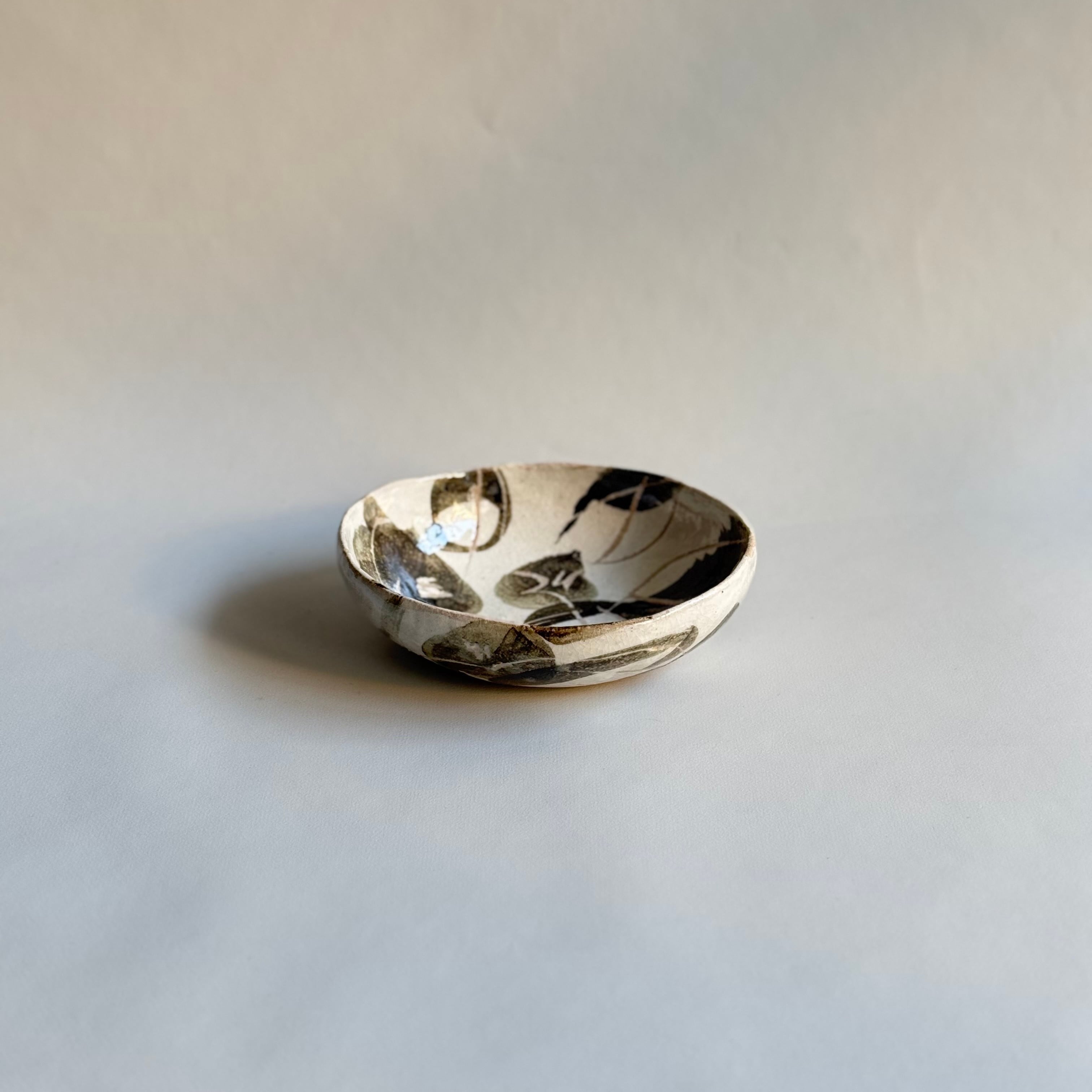 伊集院真理子 楕円取り鉢(小) 鉄椿 | gallery 一白