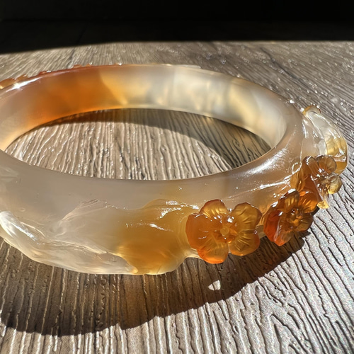 天然石 立体彫刻 高品質 瑪瑙 メノウ アゲート 梅の花 バングル