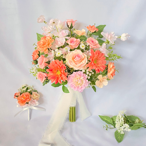 オーダーメイド】オレンジ ガーベラ とピンクダリアの クラッチ ブーケ