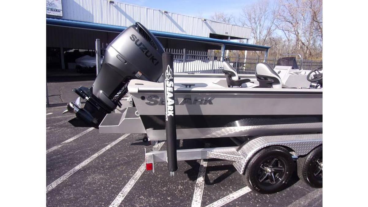 New 2026 SeaArk Big Easy with a Suzuki DF 250 SS for Sale at Clark