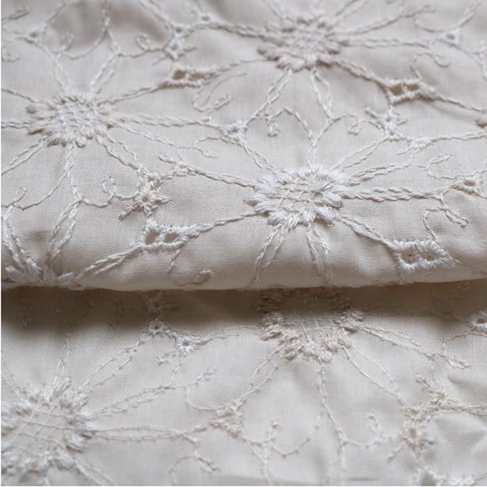 marguerite エンブロイダリーレースコットンローン生地 | 大きめの