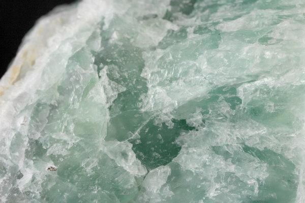 フローライト(蛍石) 原石 2.2kg｜天然石 原石 通販のキラリ石