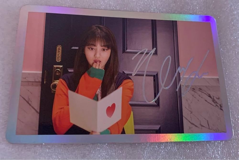 Amazon.co.jp: TWICE ジヒョ トレカ 公式品 アルバム 可愛い キラキラ