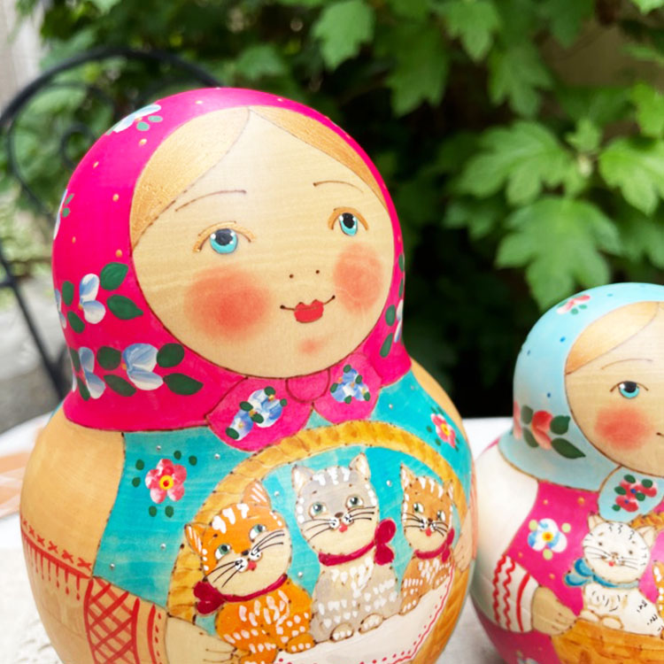 LYH148】北欧ロシア雑貨 リューバ作のマトリョーシカ お花 【公式通販】