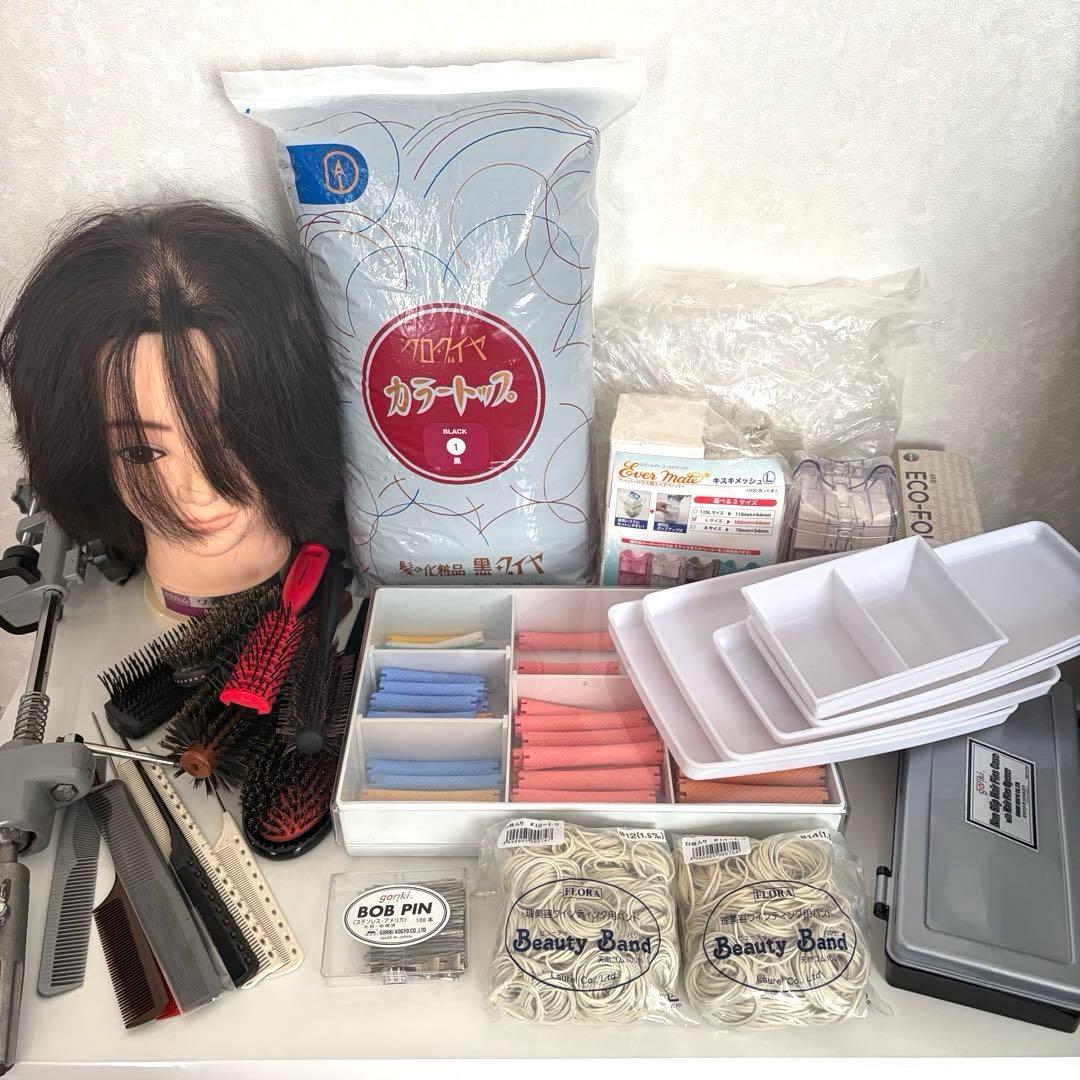 美容師国家試験道具 まとめ売り 美容学校 ワインディングウィッグ マネキン 美容師 国家試験用 ワインディング ウィッグ ロイヤルクイーン - メルカリ