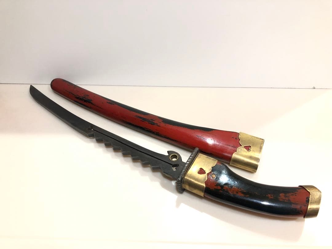 Y*o様 骨董 古美術 武具 兜割り かぶと割り 朱黒塗拵 無銘 蝋色切金散磨塗鞘 秋虫図揃金具 打刀拵／ホームメイト