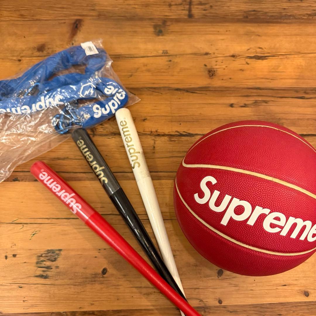 Supreme シュプリーム 小物セット バスケットボール、ミニバット、チェーン SUPREME®/SPALDING® Mini Basketball Hoop Red box Logo Backboard New