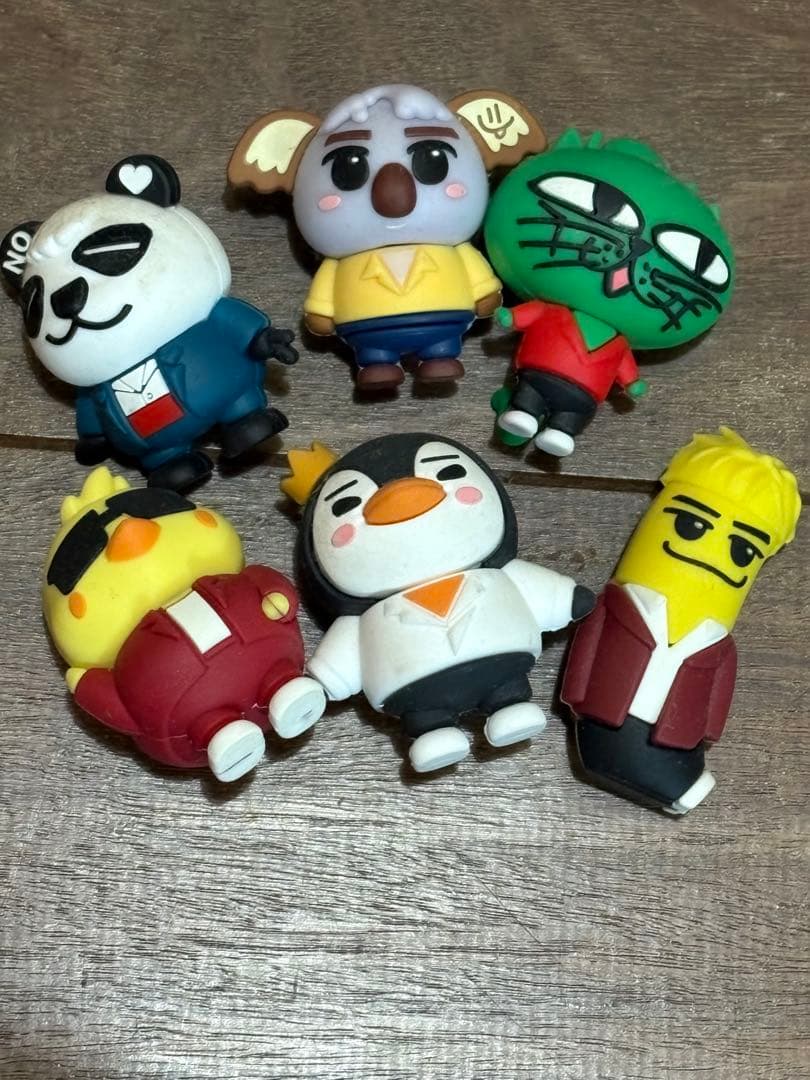 2PM 10周年記念グッズ　6セット Amazon.co.jp: 2PM 本デビュー 10周年記念 グッズ : おもちゃ