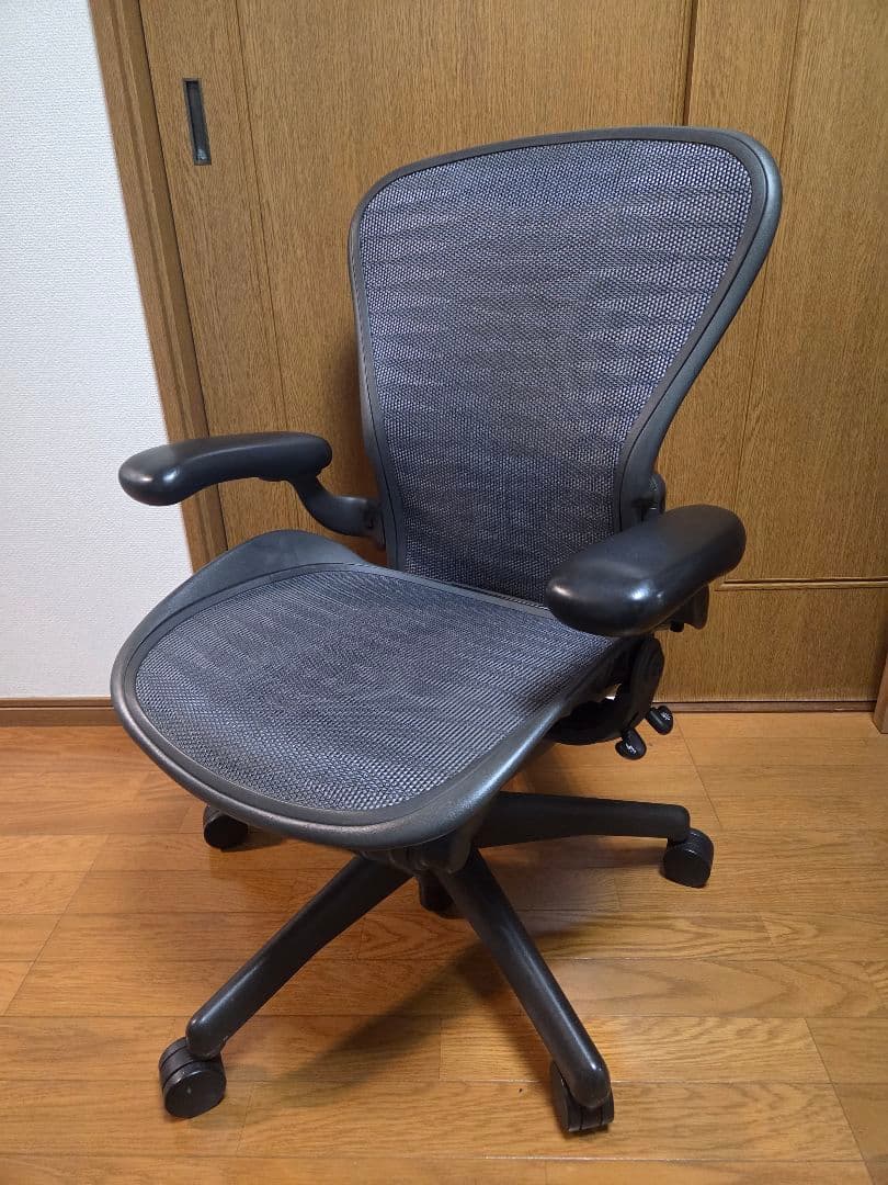 アーロンチェア　フル装備　タキシードメッシュ　Bサイズ　ポスチャーフィット ハーマンミラー アーロンチェアー ポスチャーフィット タキシード