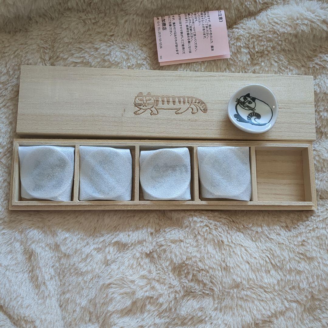 (ΦωΦ)猫デザインの磁器箸置きセット 和食器ぷらり】5匹の猫がかわいいポーズ！なごみ猫箸置きセット