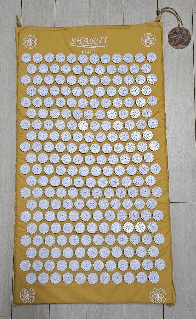 SHAKTI MAT シャクティ イエローマット 針状突起付き Amazon | 【正規品】シャクティ 指圧マット レバル② 黒、長めの専門家