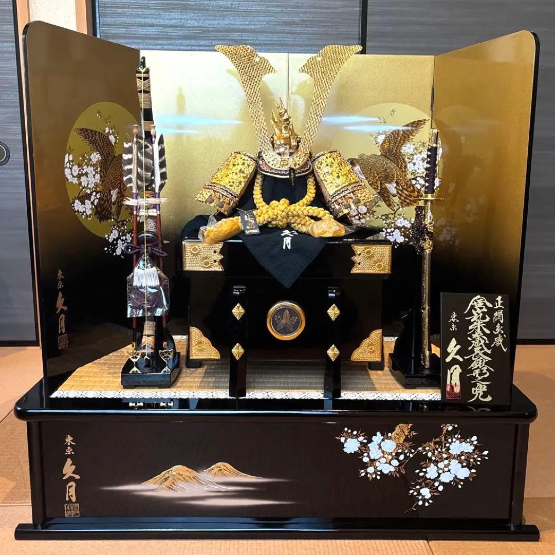 ★美品★五月人形 伝統的な武士の兜 東京久月 楽天市場】送料無料 久月作 武者人形 兜曳 ガラスケース入り飾り