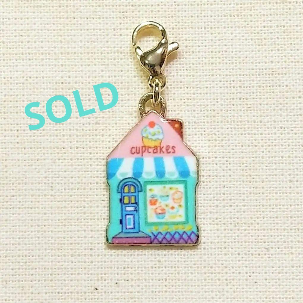 SOLD◆ハンドメイド ファスナーチャーム  ケーキショップ ピンク 水色 c3 d3dd45d928eda48eb5efe60c73a629