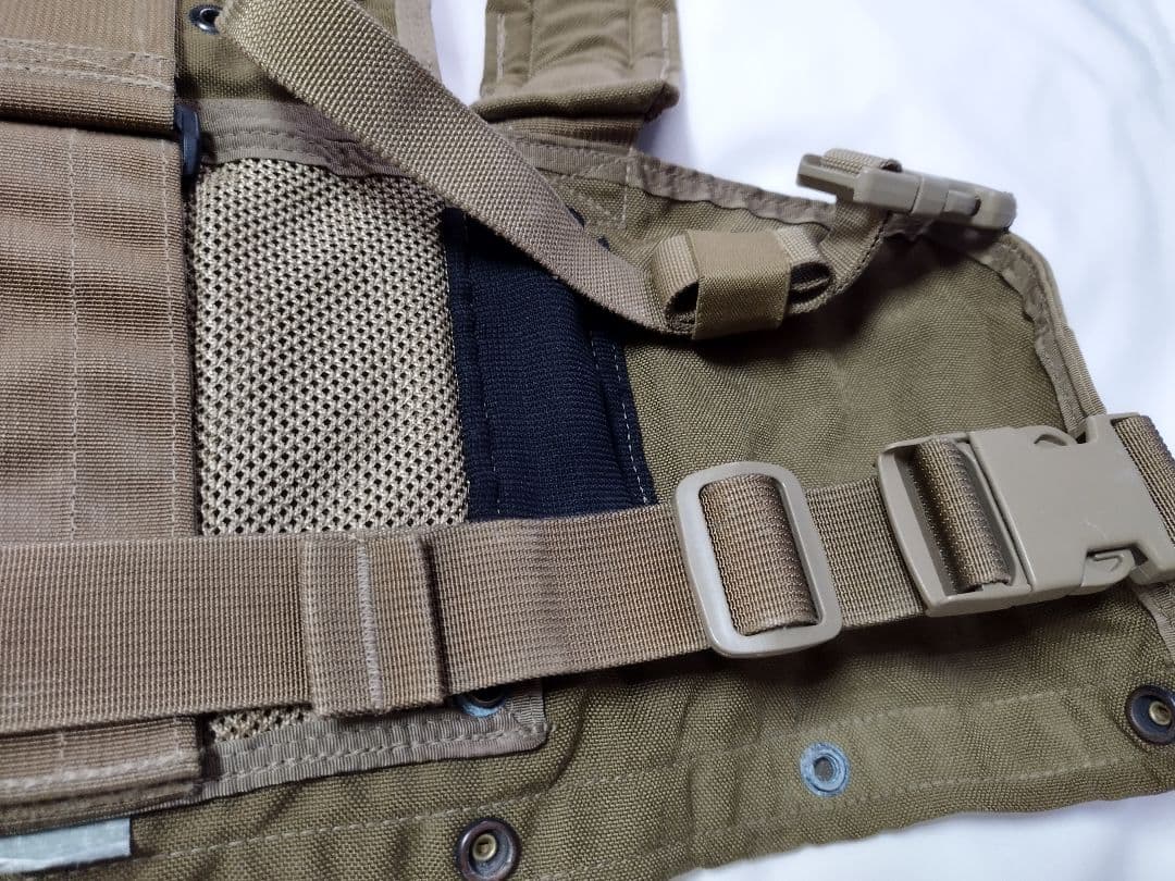 P-11)USMC.ローデシアンリーコンベスト 海兵隊 実物 ユーズド - メルカリ