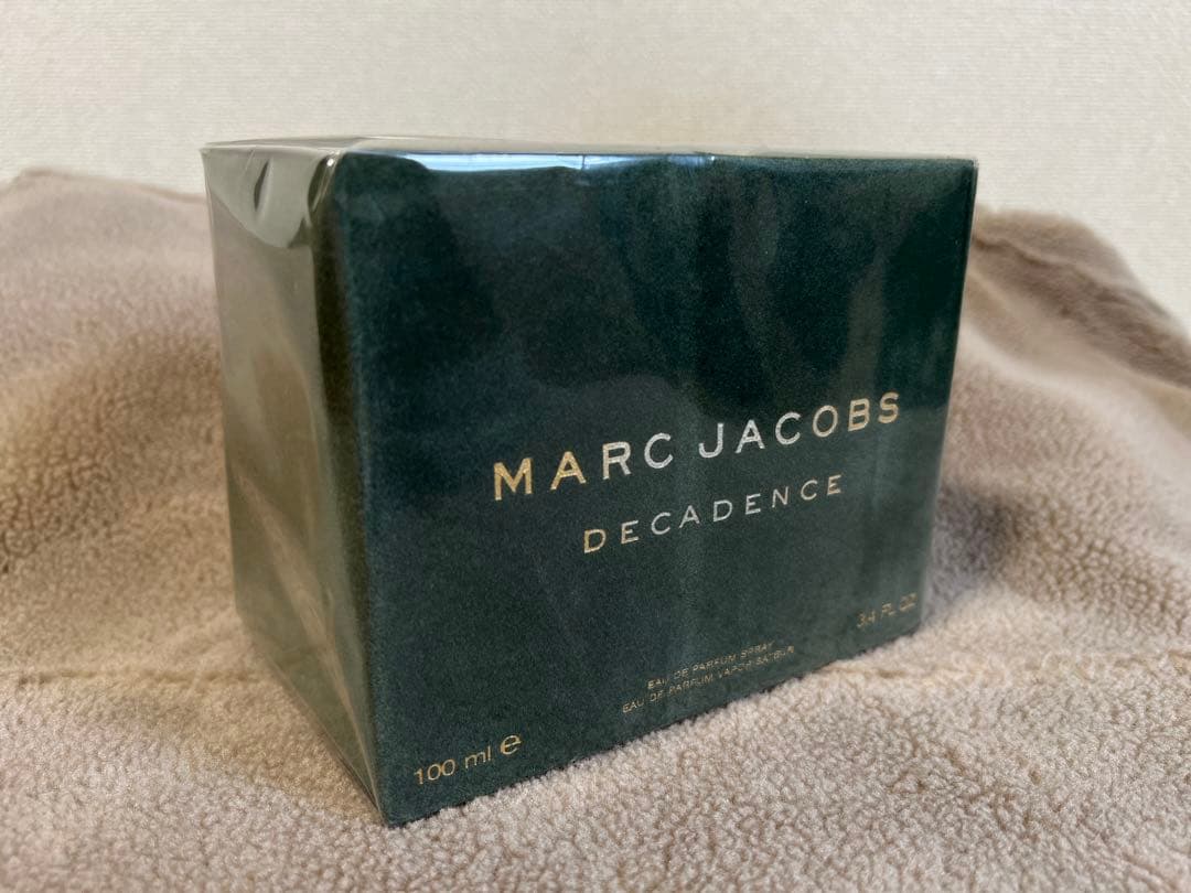 MARC JACOBS DECADENCE 100ml (新品未開封) Marc Jacobs Decadence 3.4 Oz/100 ml Eau De Parfum Spray/New
