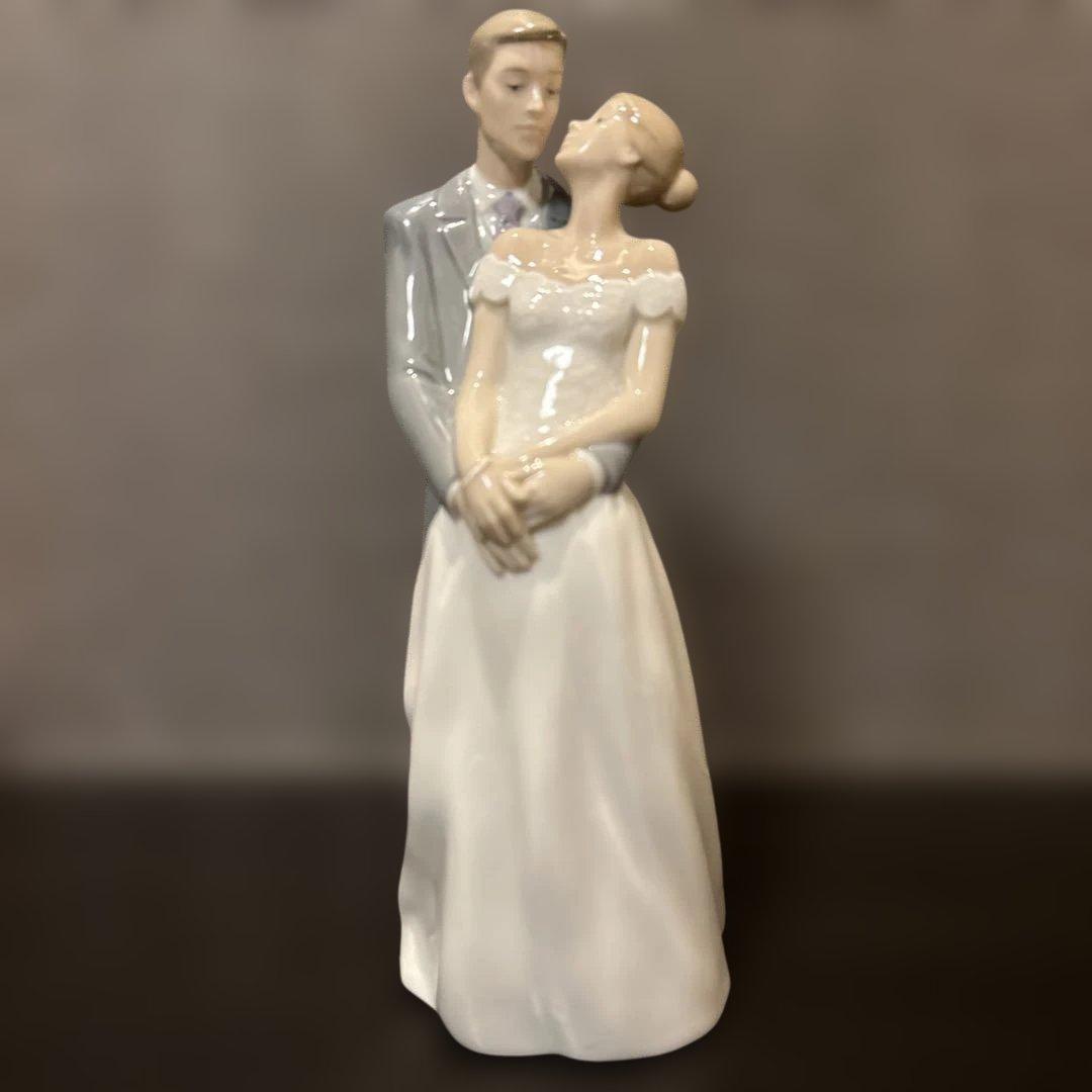【極美品】NAO リヤドロ「2人の絆」陶器人形 NAO リヤドロ姉妹ブランド 陶器人形 心からの贈り物 - メルカリ