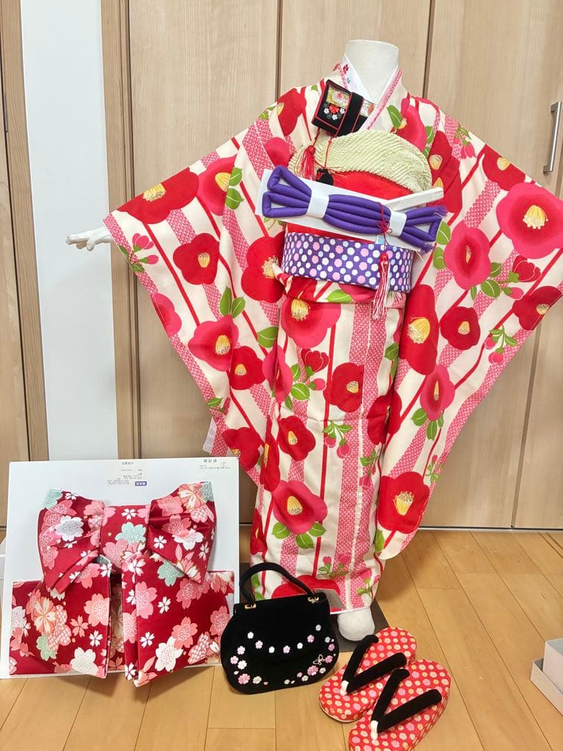 新品未使用　　乙葉、小町キッス　ブランド　七歳七五三 女の子 着物 フルセット 七五三 着物 7歳 女の子 着物フルセット 式部浪漫 ブランド 絵羽柄 梅
