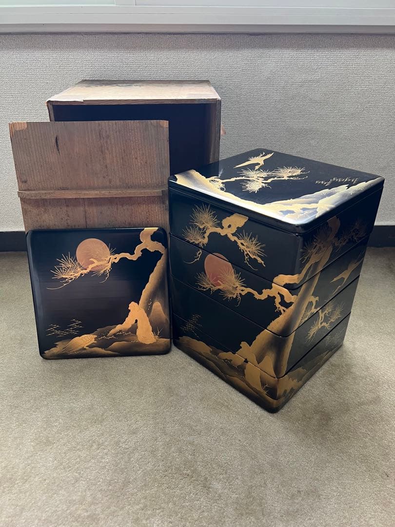 重箱 漆器 木製 蒔絵 金蒔絵 ４段重 鶴 亀 松 骨董 古美術 JAPAN 漆器 金蒔絵 木製 鶴絵 三段 重箱 共箱 - メルカリ
