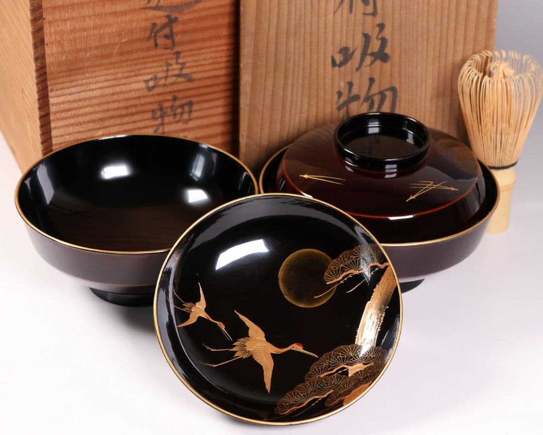 【CM378】大正期 月と松 飛翔鶴 金蒔絵 欅地溜塗 黒塗 椀二客 木製漆器 CM378】大正期 月と松 飛翔鶴 金蒔絵 欅地溜塗 黒塗 椀二客 木製漆器