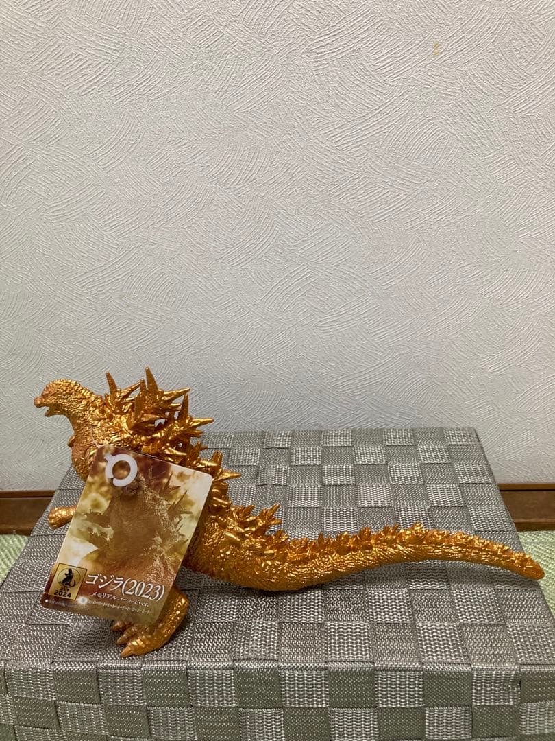 ゴジラ ストア限定　ムービーモンスター　ゴジラ1.0メモリアルゴールドver． バンダイ(BANDAI)|ムービーモンスターシリーズ|【ハードオフ公式通販