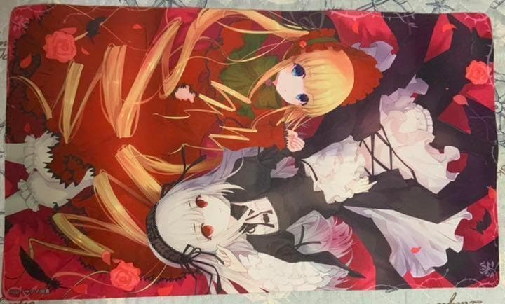 ローゼンメイデン プレイマット 真紅＆水銀燈 サクマ伺貴 TVアニメ『ローゼンメイデン』より、「真紅」「水銀燈」がフィギュアで