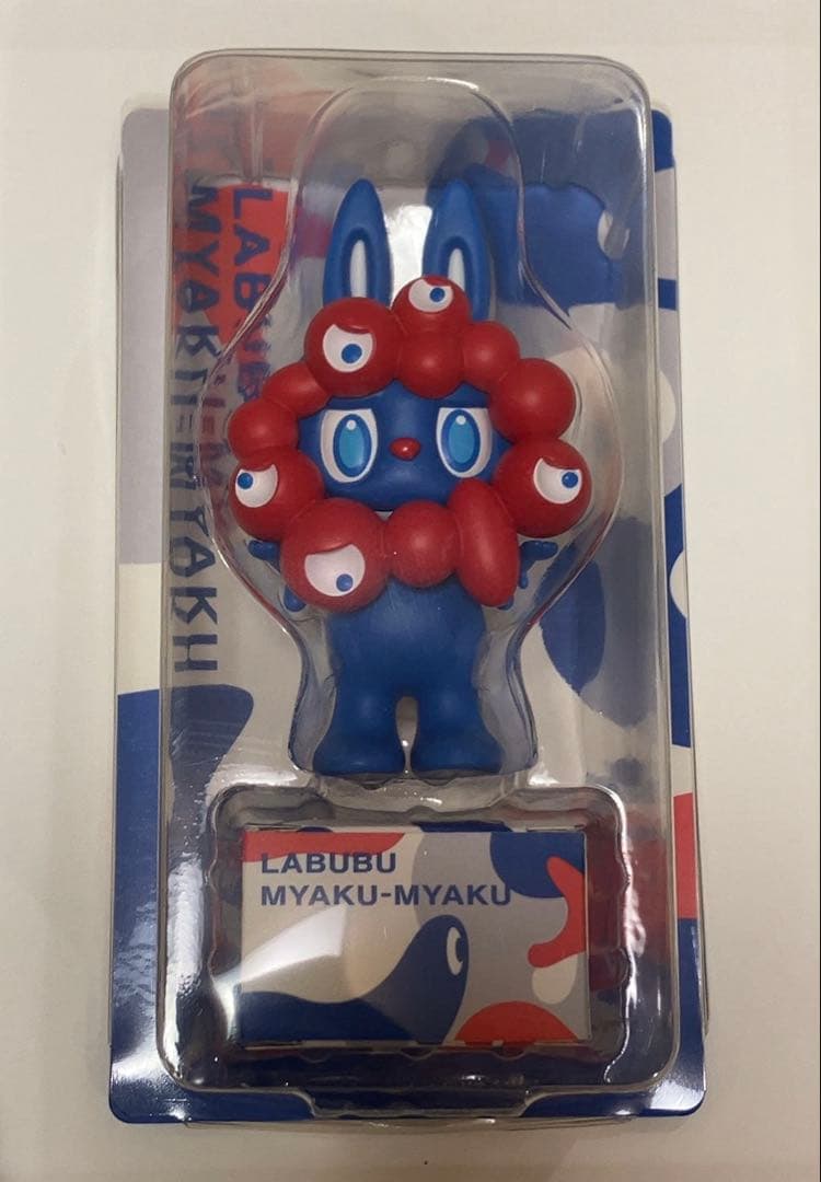 LABUBU MYAKU-MYAKU フィギュア 大阪関西万博限定販売品 ミャクミャク×ラブブ」フィギュアが販売に「入場できない」「超絶レア