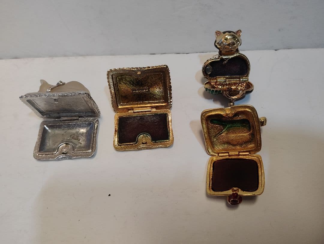 コレクター必見　希少　置物　エスティーローダー　練り香水　空も有り　本体のみ4点