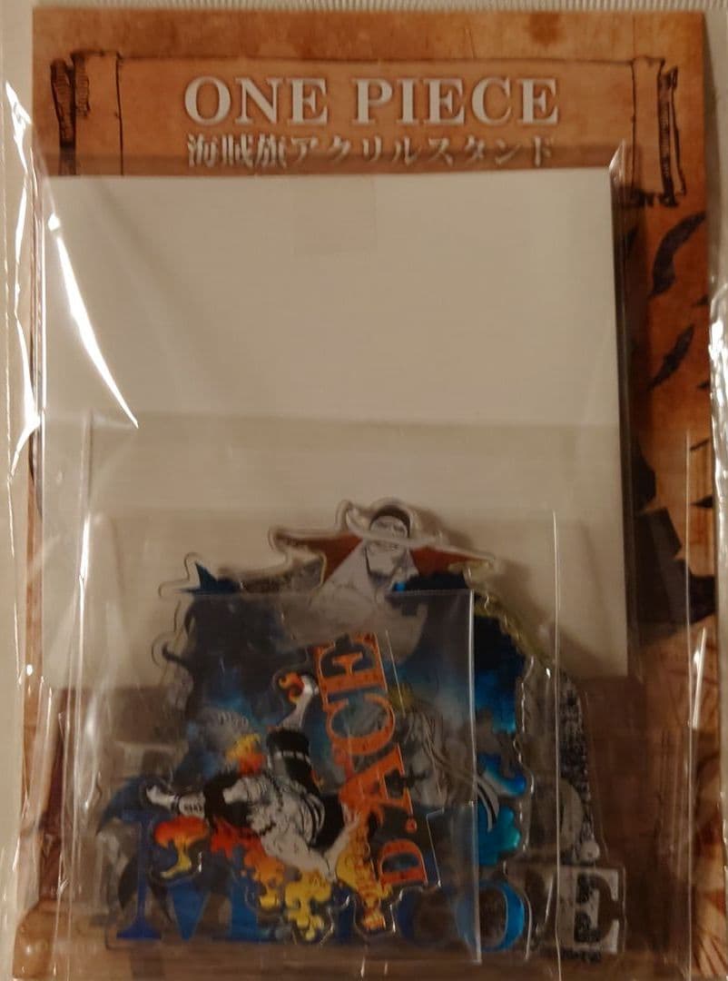 白ひげ&エース&マルコ　ワンピース　海賊旗アクリルスタンド Amazon | 海賊旗アクリルスタンド エース マルコ 白ひげ ワンピース
