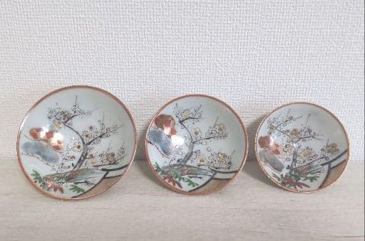 お値下げしました、九谷　春画　三つ組　盃 九谷焼 浮世絵 艶絵 春画盃 3点まとめて C 6712 - メルカリ