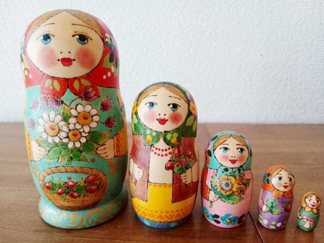 【LYH148】北欧ロシア雑貨 リューバ作のマトリョーシカ　お花 23ceef7c10bcc9779f8bdb0af87b10
