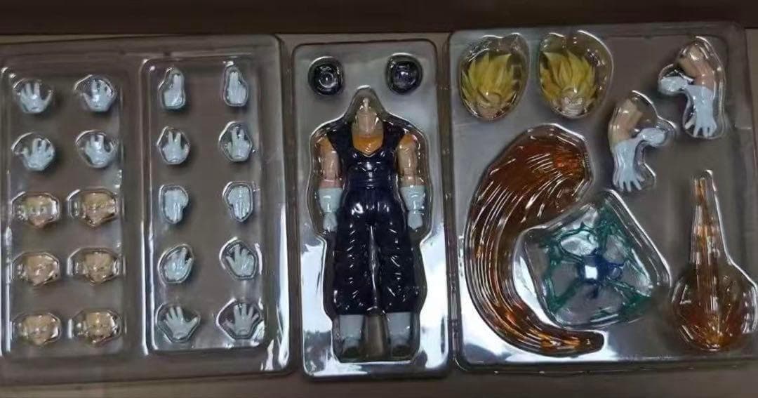 海外限定 s.h.figuarts ドラゴンボール スーパーサイヤ人ベジット