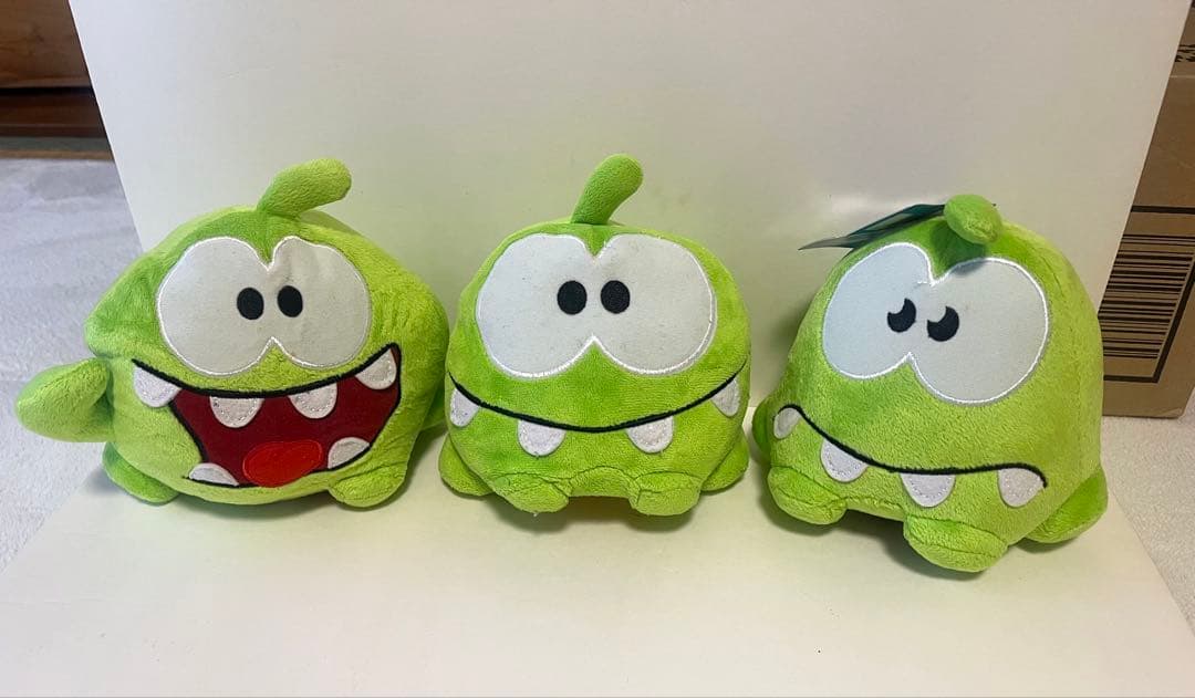 Cut the Rope オムノム Om Nom ぬいぐるみ ３点 Cut the Rope オムノム Om Nom ぬいぐるみ 3点 - メルカリ
