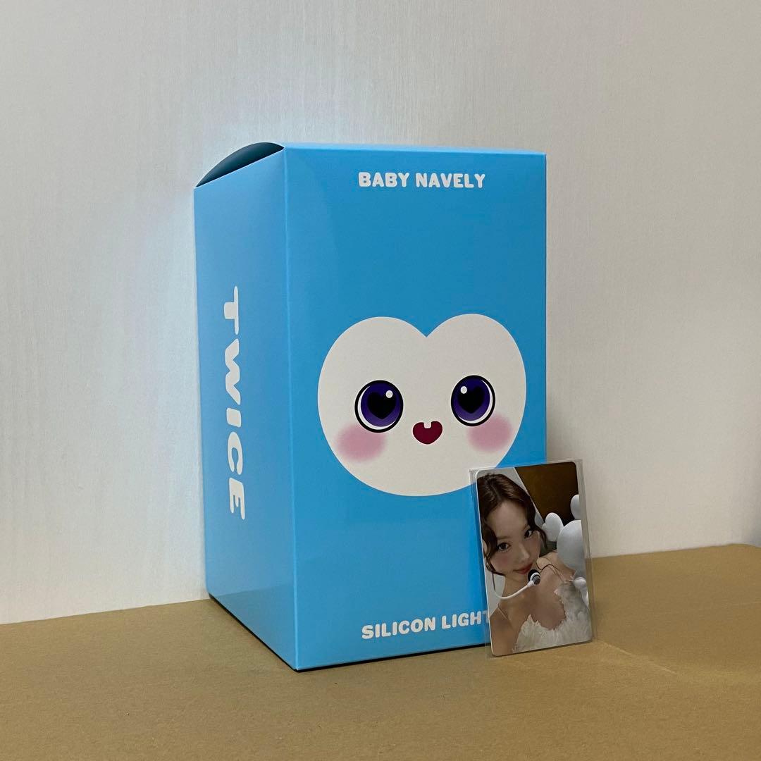 TWICE 8th BABY LOVELYSシリコンライト　トレカ　ナヨン BABY LOVELYS SILICON LIGHT - Baby JEONGVELY / TWICE『JAPAN DEBUT